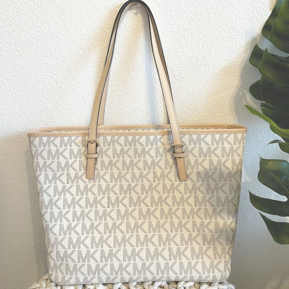 Michael Kors purse